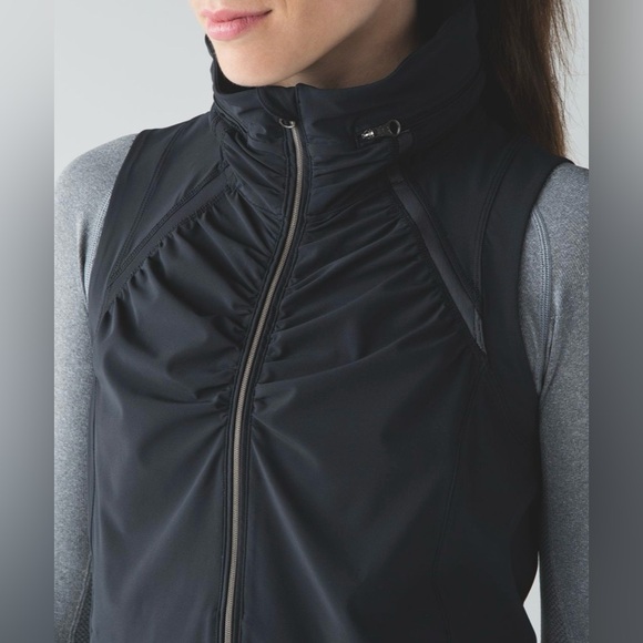 Lululemon Go The Distance Running Vest Hoodie Black Size 2 lightweight - Picture 5 of 15